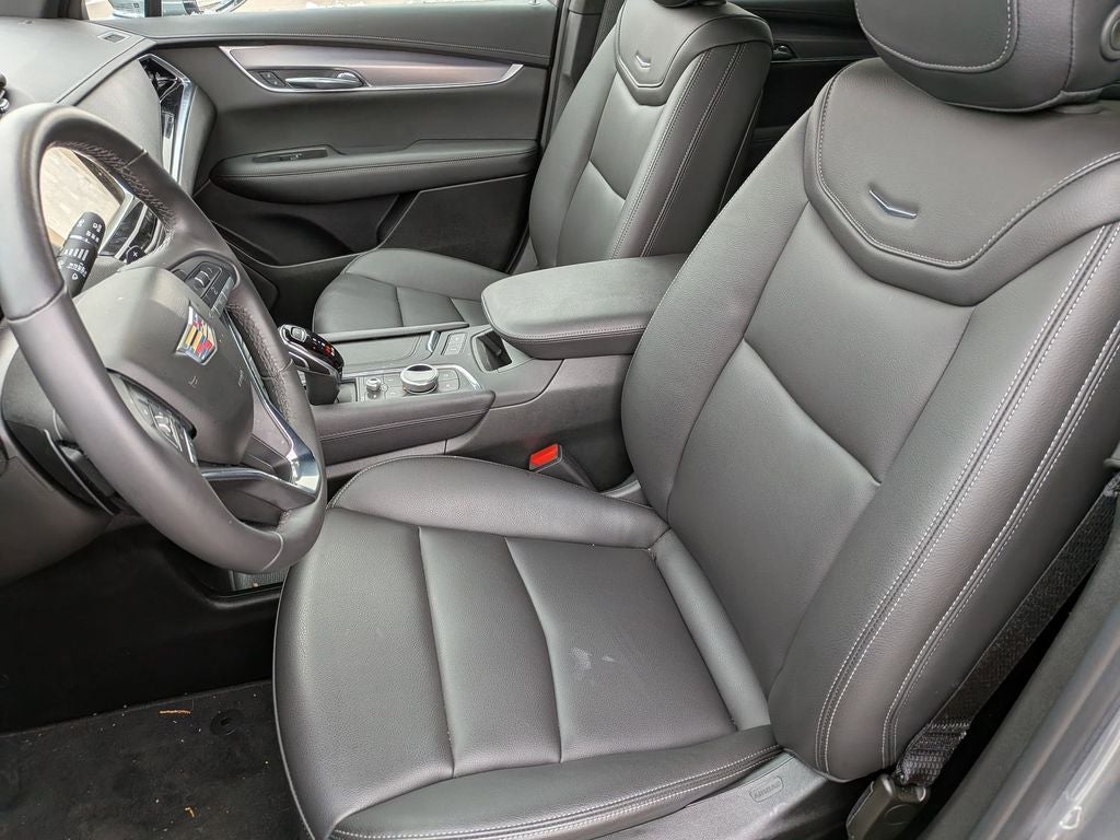 2025 Cadillac XT6 Luxury