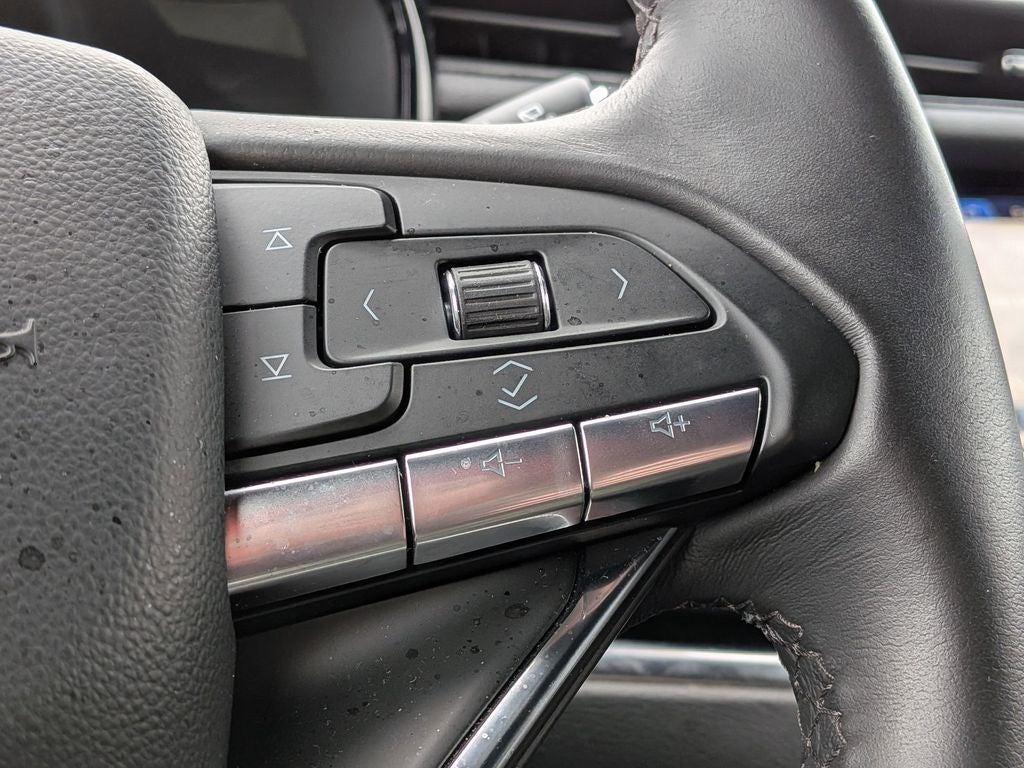 2025 Cadillac XT6 Luxury