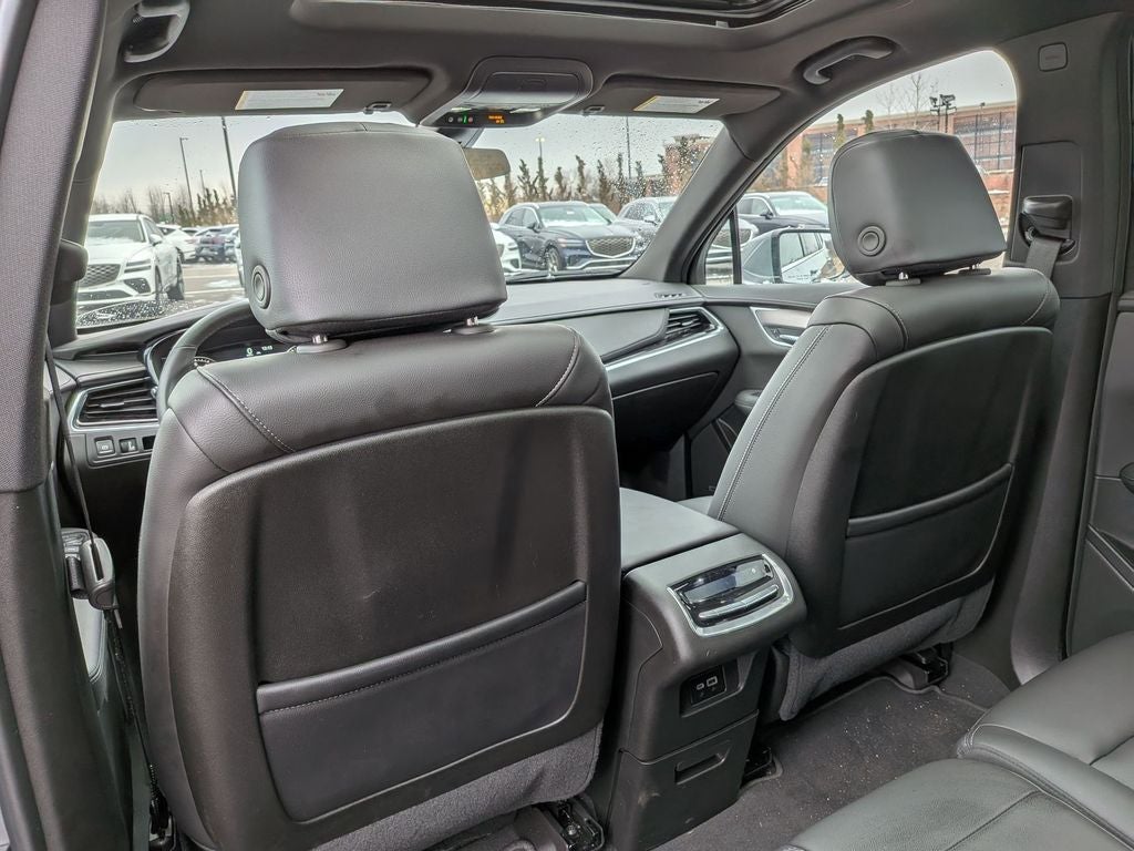 2025 Cadillac XT6 Luxury