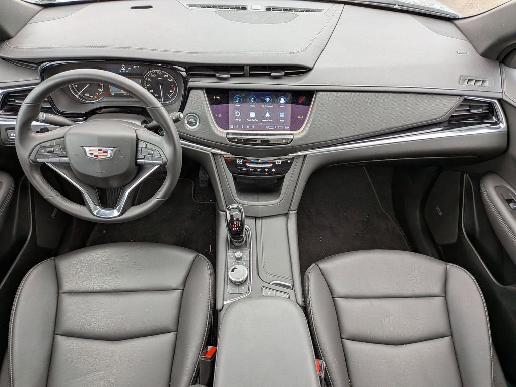 2025 Cadillac XT6 Luxury