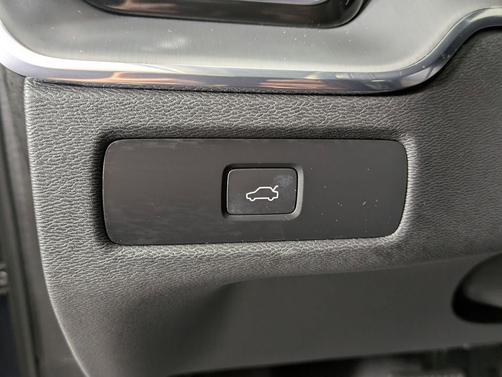 2023 Volvo XC60 B5 Core