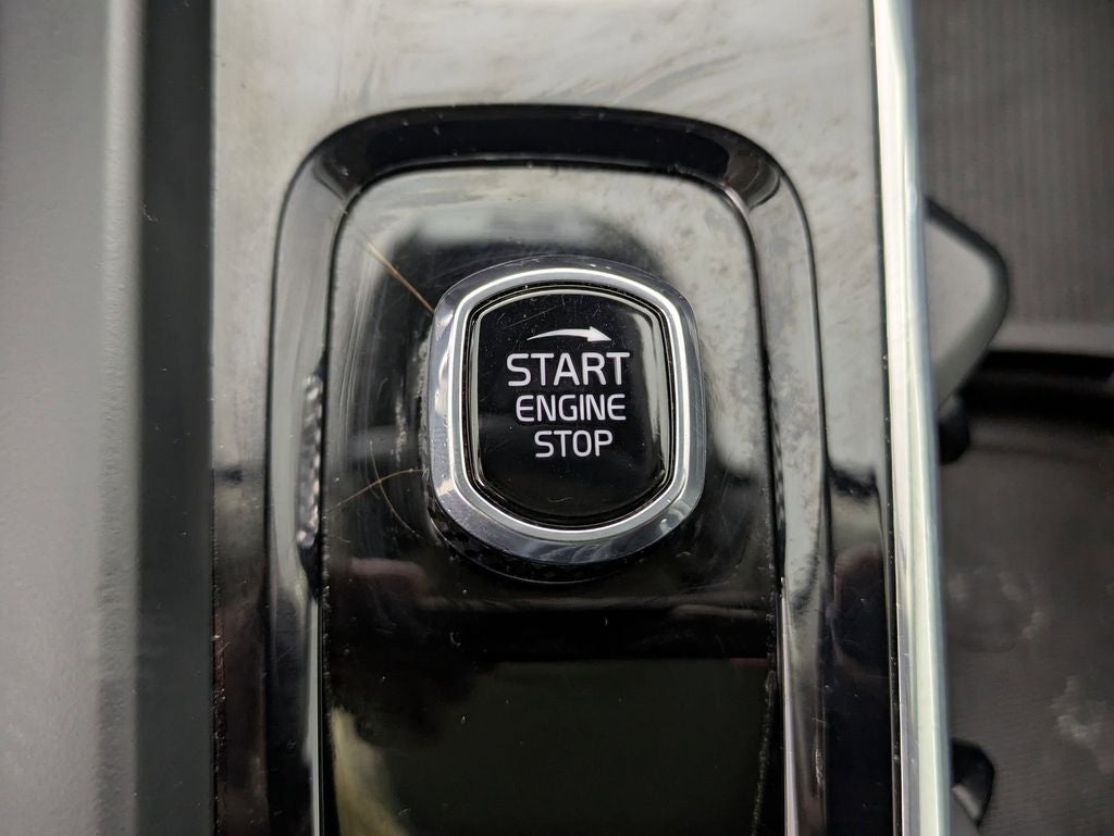 2023 Volvo XC60 B5 Core